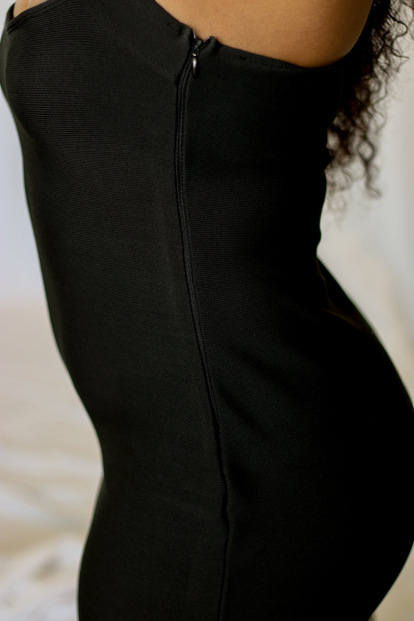 Black One-Shoulder Bodycon Mini Dress